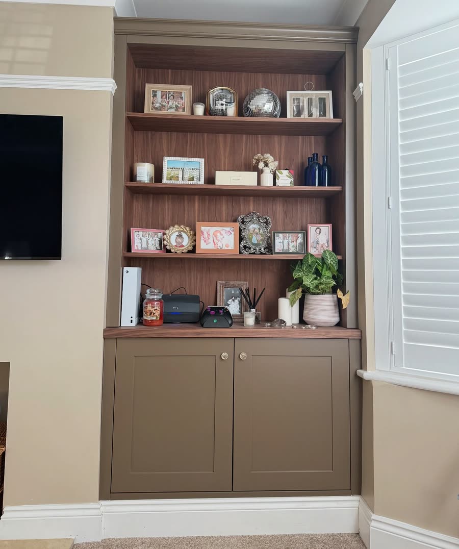Bespoke alcove storage and shelving by Wrightwood Carpentry
