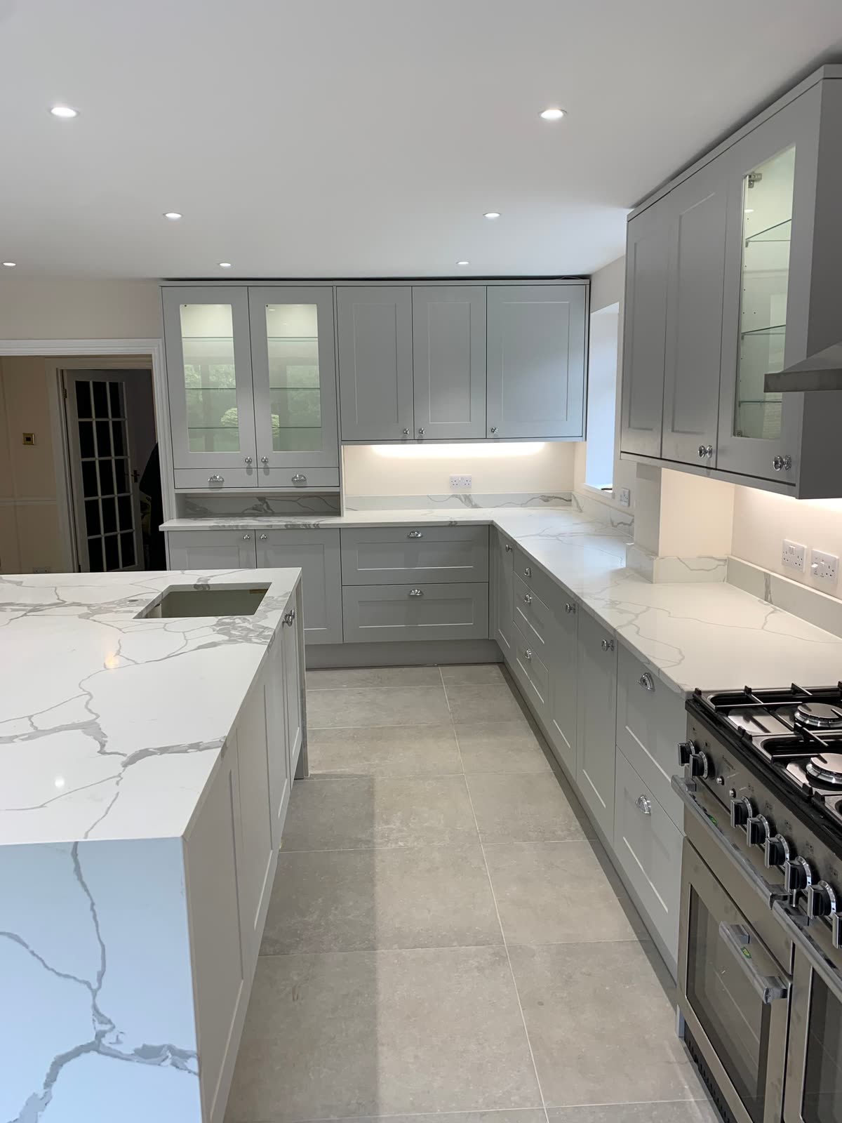 Modern Grey Shaker Kitchen with Calacatta Quartz Worktops